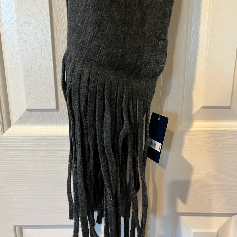 Lucky Brand Gray Fringe Scarf, NWT